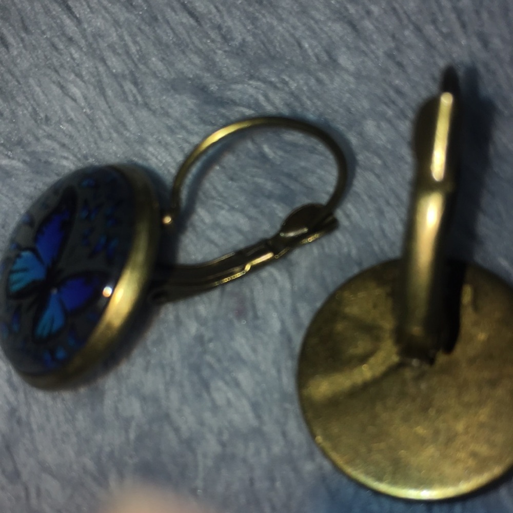 Earrings - Picture 3 of 3